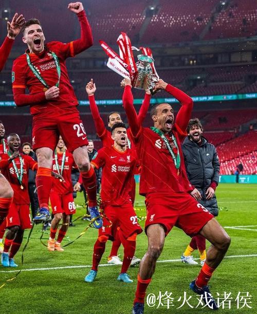主力缺阵+魔鬼赛程!利物浦深陷伤病潮,替补席仅剩2人 主力缺阵+魔鬼赛程!利物浦深陷伤病潮,替补席仅剩2人