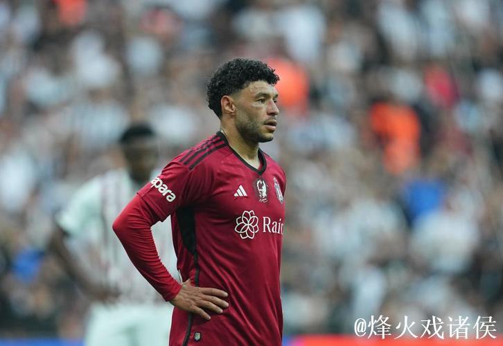 土媒:前英格兰国脚张伯伦提前离开贝西克塔斯,未来去向成疑 土媒:前英格兰国脚张伯伦提前离开贝西克塔斯,未来去向成疑